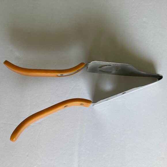 Rare Bakelite Double Handle Cake Cutter/Server Vintage